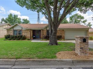6524 Circleview Dr, North Richland Hills, TX 76180