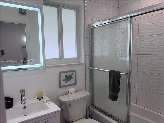 5th image of 600 N 20th Ave #5