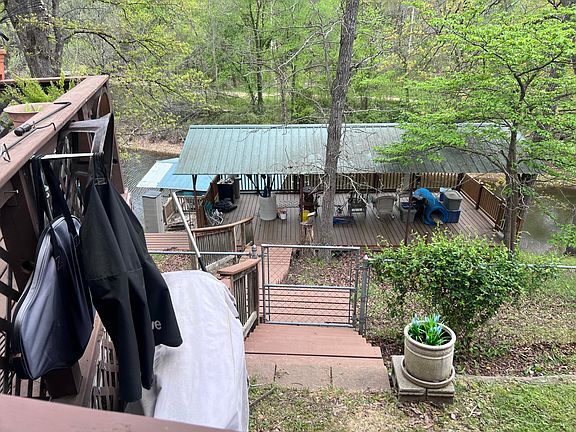 3rd image of 464 Lakeside Dr