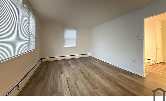 4th image of 7339 Claridge St #1F