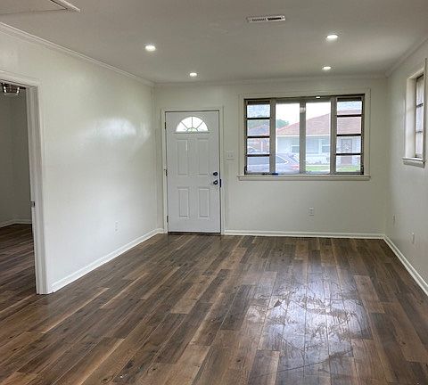 3rd image of 510 Manson Ave #B