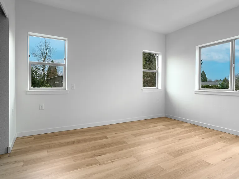 Riddell Rd Apartments — Photo 32