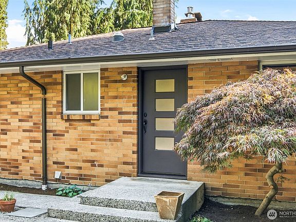 2nd image of 629 SW 3rd Place