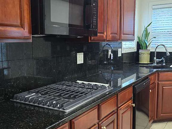 3rd image of 5899 Rue Chase Way