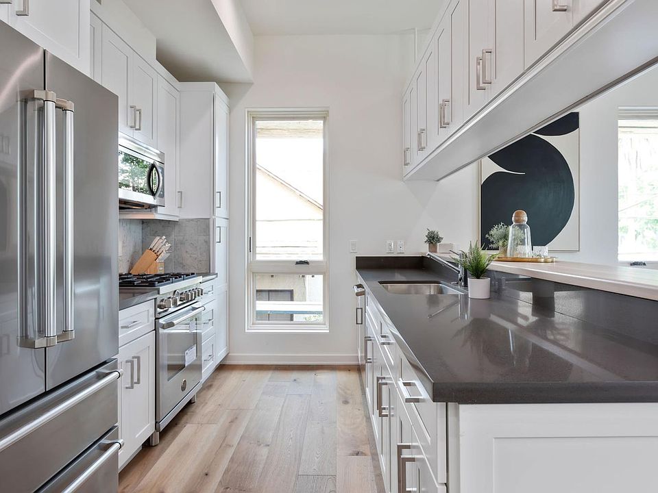 1st image of 1041 N Spaulding Ave #205