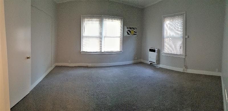 2nd image of 155 S Manhattan Pl