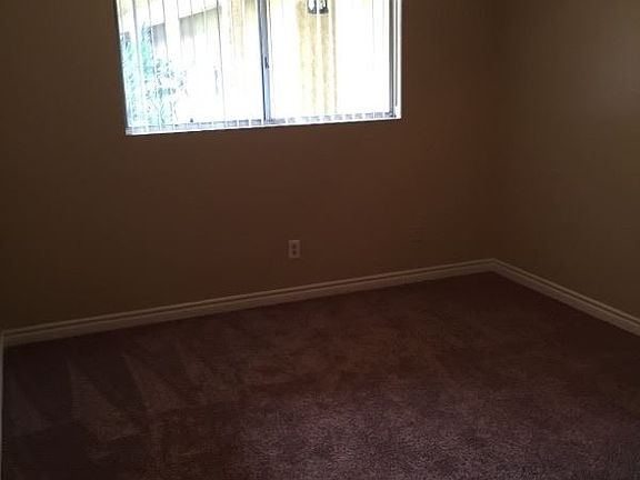 5th image of 10518 Western Ave APT 204