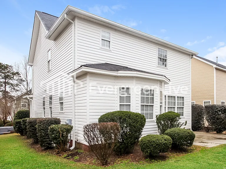306 Castleburg Ln — Photo 15
