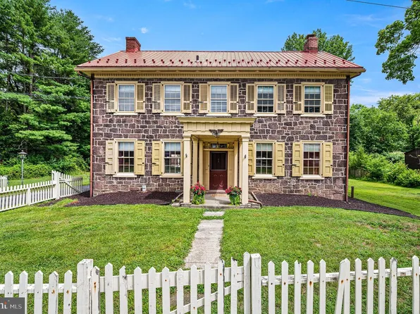 25 Unionville Rd, Douglassville, PA 19518