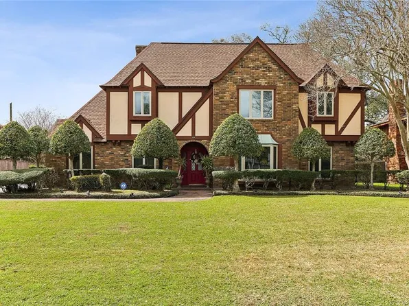 5 Five Oaks Dr, New Orleans, LA 70131