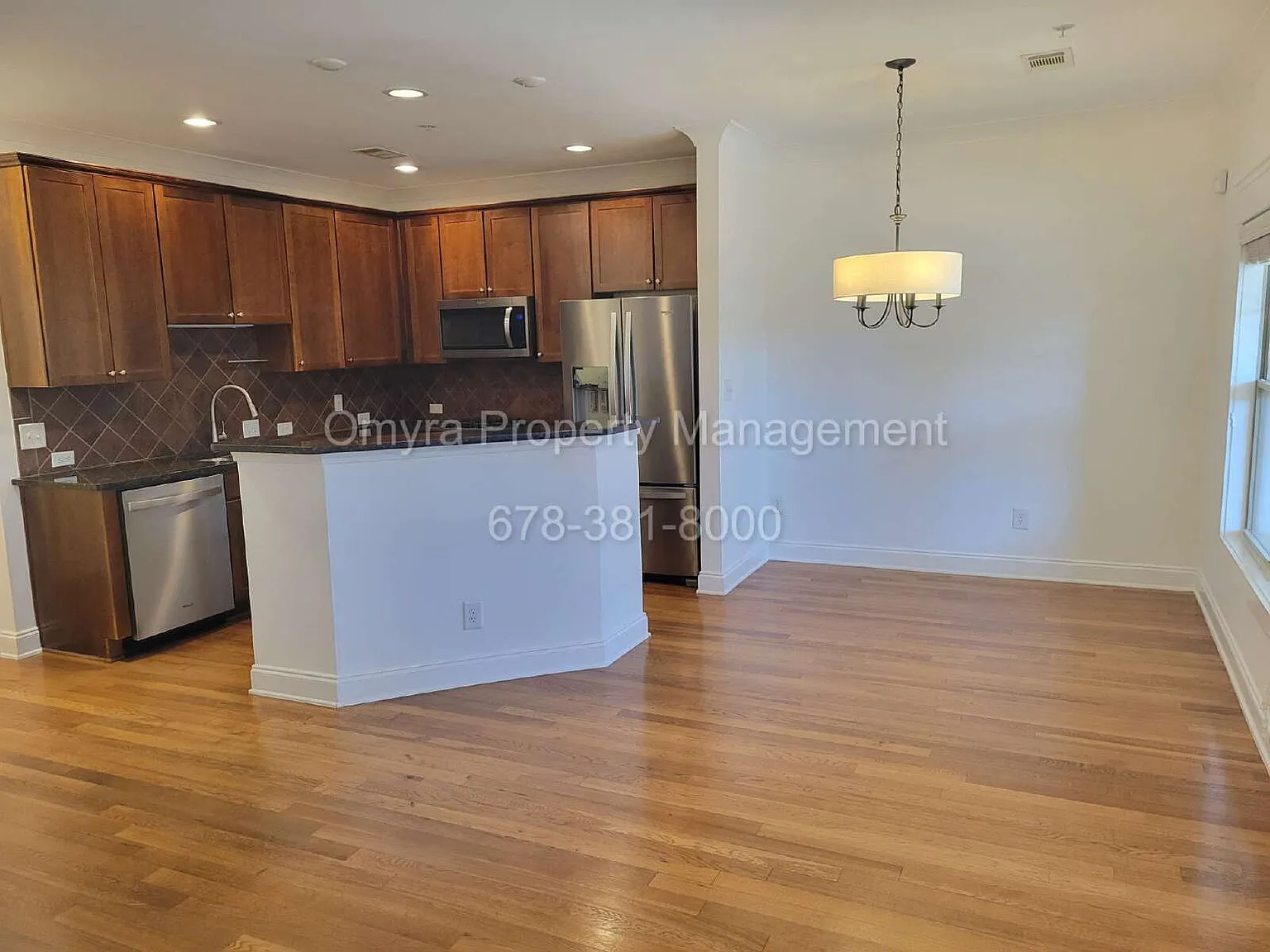 3 bed, 2.5 bath, 2454 sqft, $2,995 — Photo 3