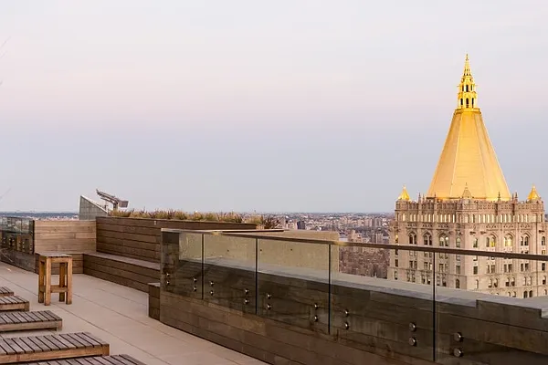 Rented by Greystar | media 31