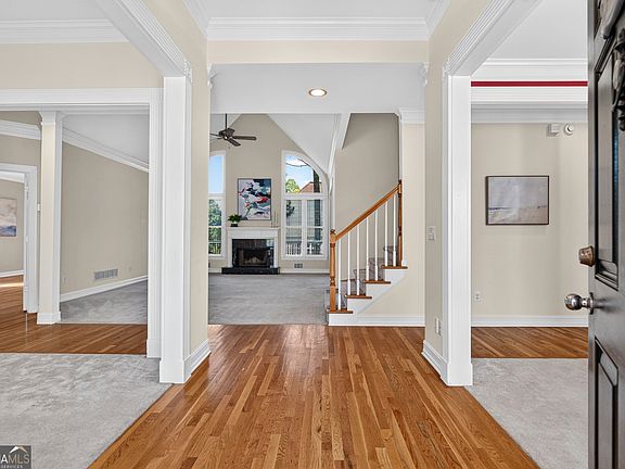 5th image of 640 Garden Wilde Pl