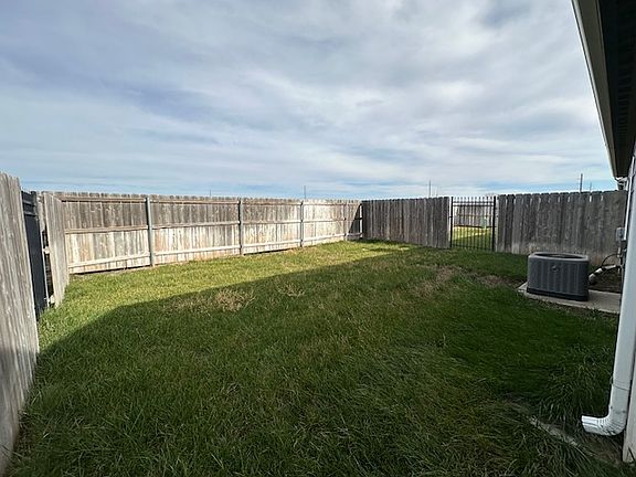 3rd image of 434 S Longbranch Dr