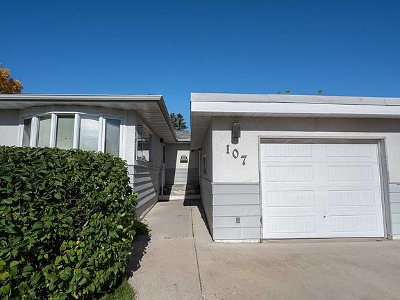 3rd image of 107 Hallbrook Dr SW