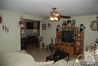 5th image of 463 Sherman Ave