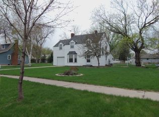 206 W 9th St, Morris, MN 56267