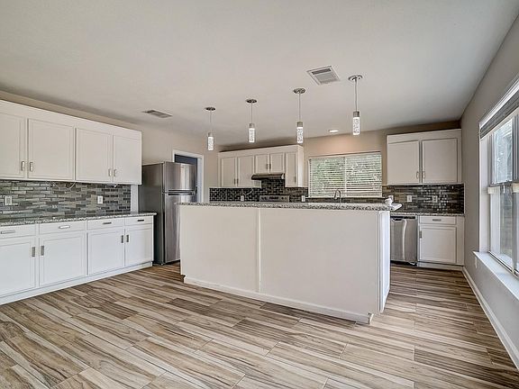 3rd image of 3332 High Cotton Way