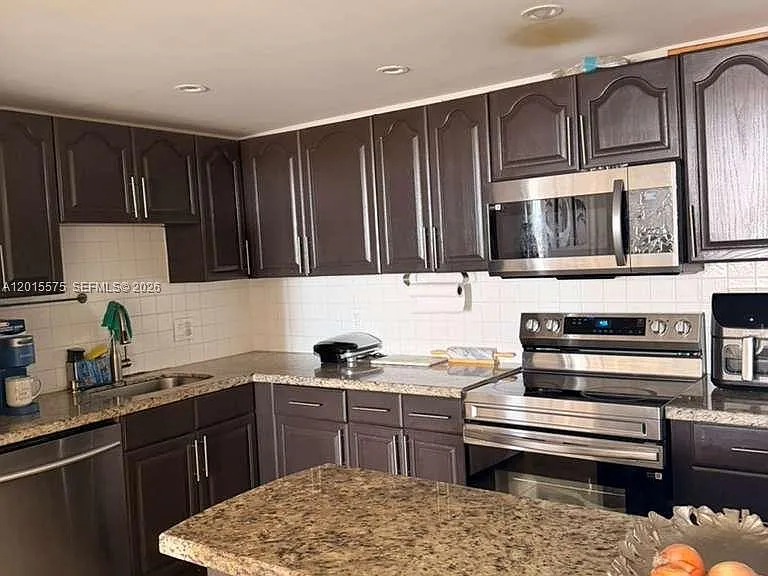 13499 Biscayne Blvd #906 — Photo 8