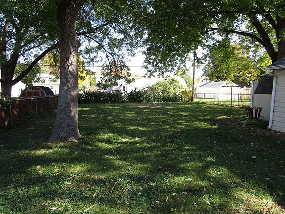 rear fenced yard
