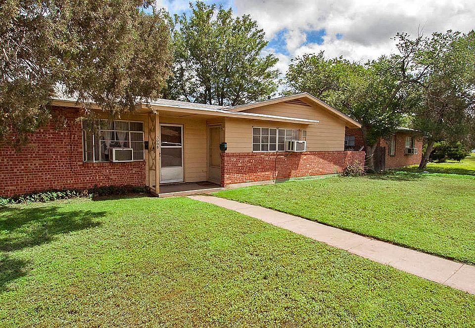 3008 Curtis - Front View