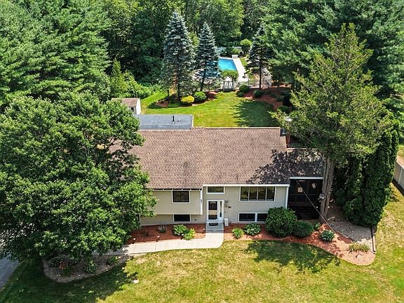 3rd image of 98 Fitzpatrick Rd