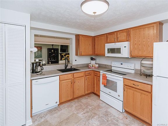5th image of 8415 Klarey Ct