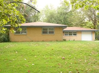 1745 Kenmar Dr, Manhattan, KS 66502