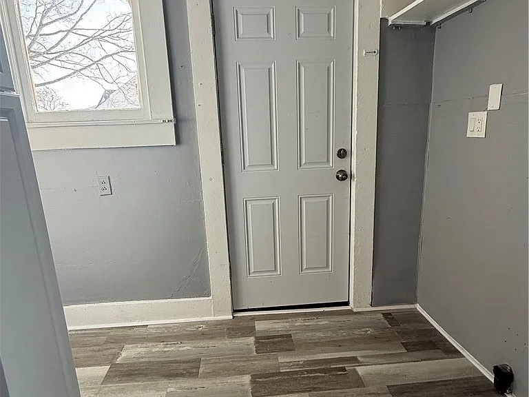 247 Princeton Ave — Photo 9