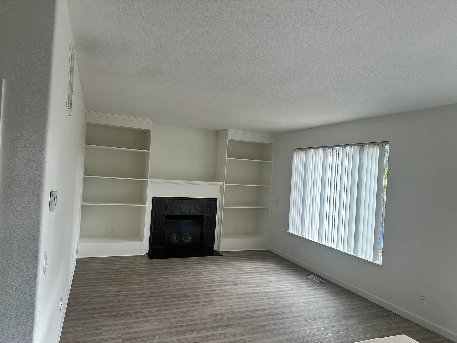 3 bed, 2.5 bath, 1648 sqft, $2,850 — Photo 2
