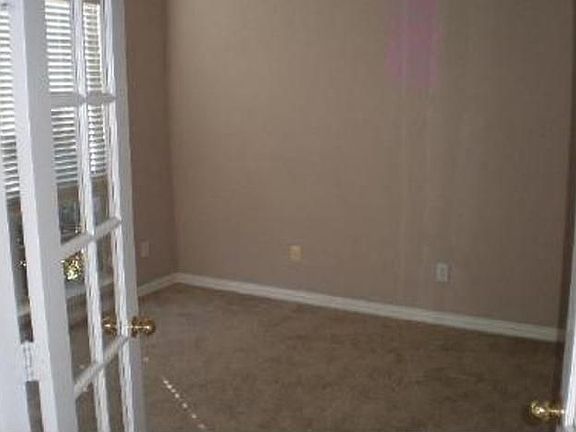 5th image of 10817 Elmhurst Ln