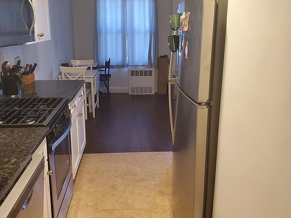 5th image of 47 Davis Ave