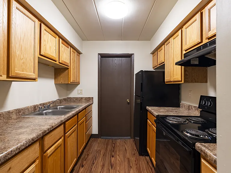Highland Manor Apartments — Photo 7