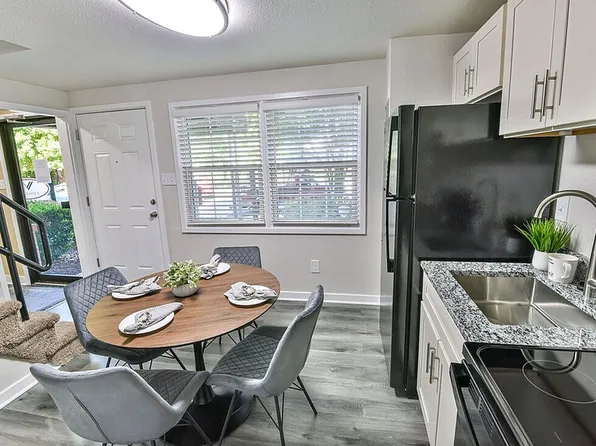 Verona at Middle River