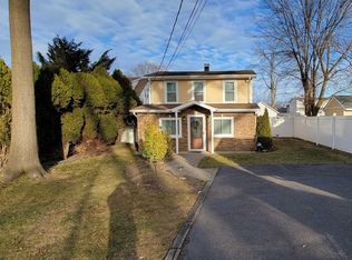 61 10th Ave, Hawthorne, NJ 07506