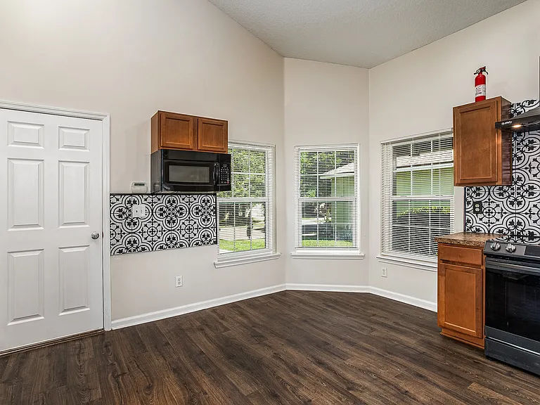 11046 Campus Heights Ln — Photo 14
