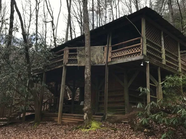 1046 Flat Gap Rd, Hiawassee, GA 30546
