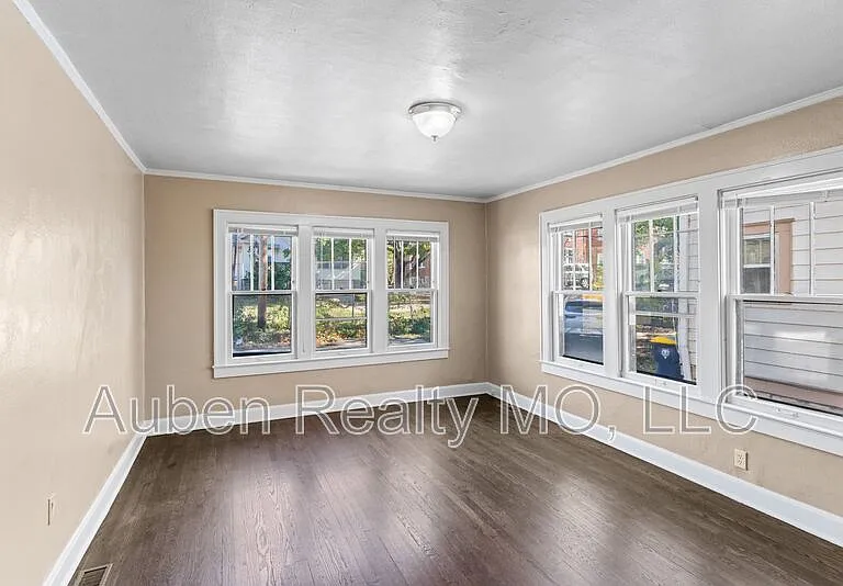 5303 Charlotte St #1 — Photo 15