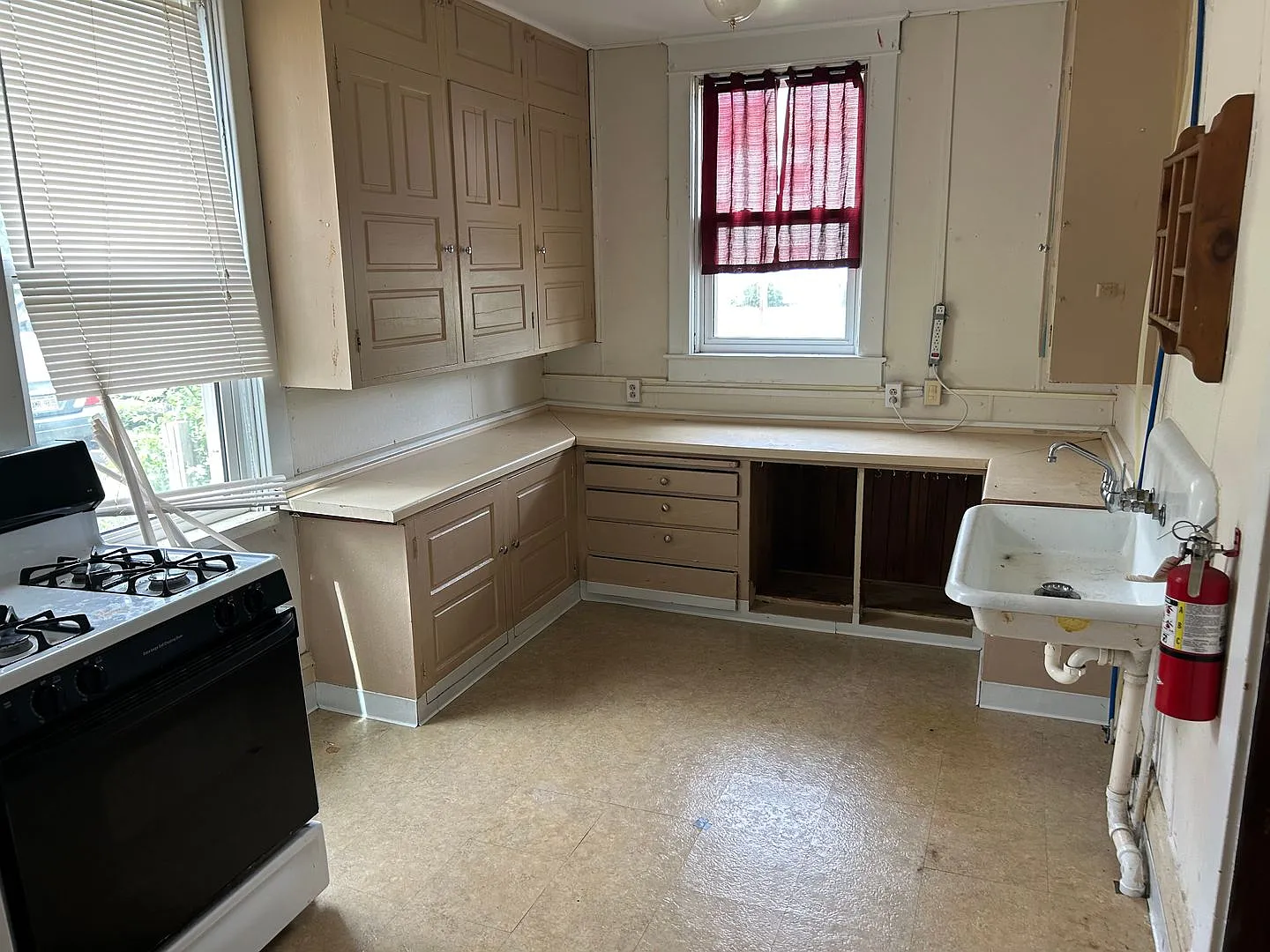 2 bed, 1320 sqft, $920 — Photo 2