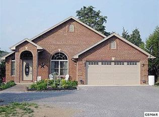 3077 Caywood Rd, Dandridge, TN 37725