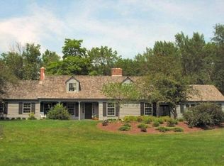 2500 W Fairy Chasm Rd, River Hills, WI 53217