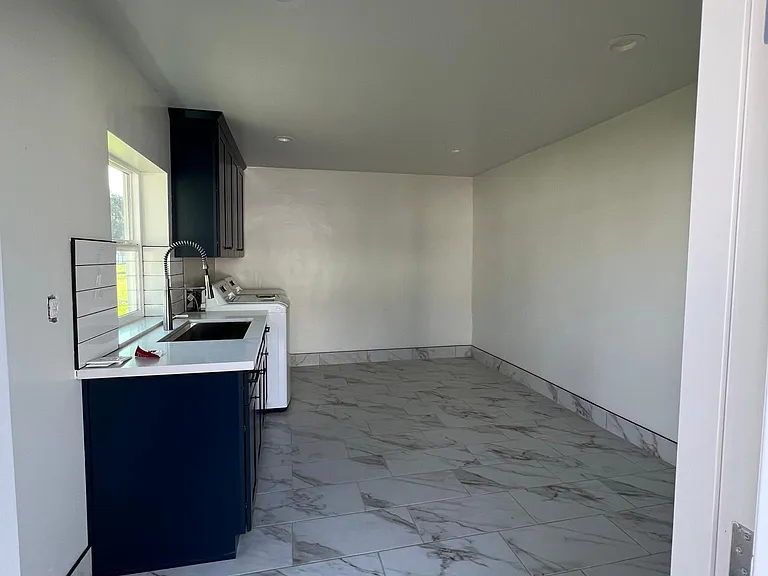 2512 I St — Photo 9