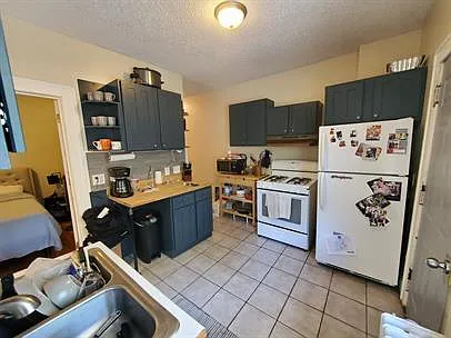 222 Logan Ave N #3 — Photo 7