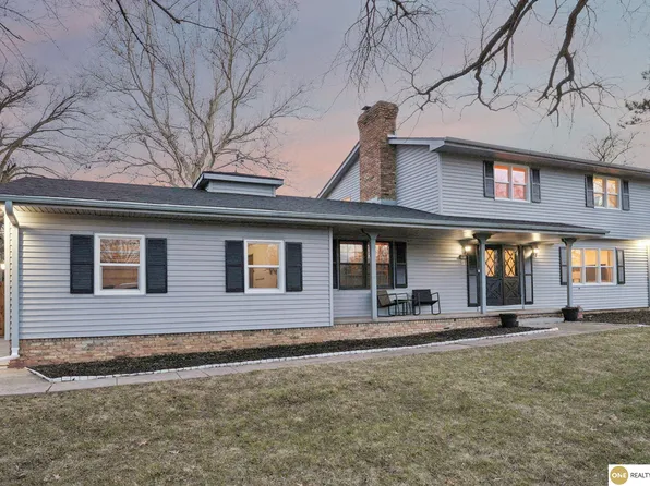 1016 Meadow Rd, Omaha, NE 68154