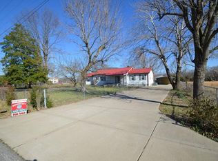 1859 Walnut Grove Rd, Clarksville, TN 37042