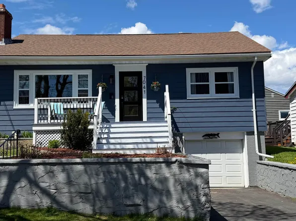 7041 Pearson Dr, Halifax, NS B3L 2K7