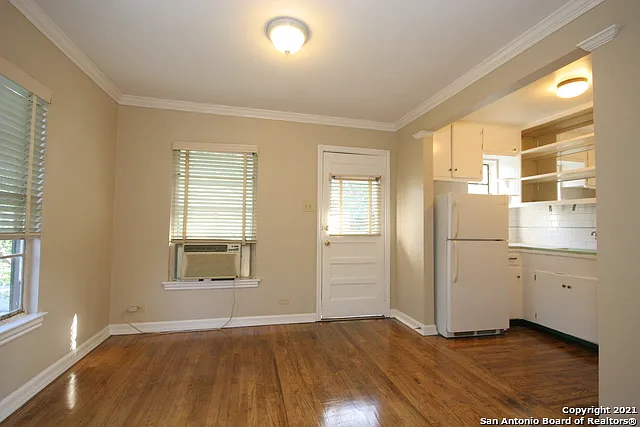 2 bed, 1.0 bath, 850 sqft, $925 — Photo 2