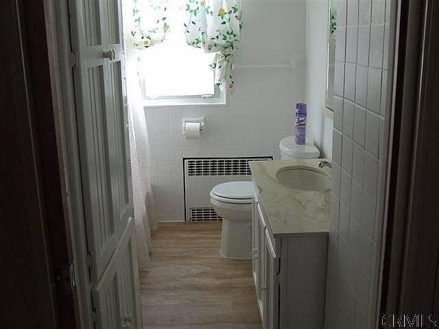 1st Floor Bath Room