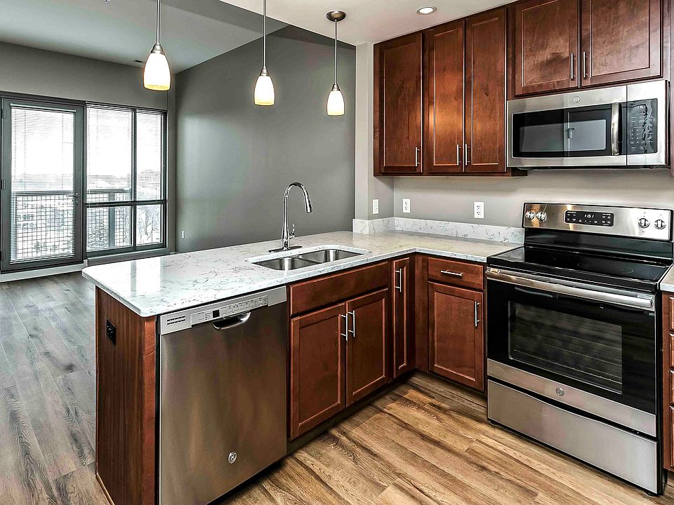 Midtown Crossing Apartments 233 S 33rd St Omaha NE Zillow