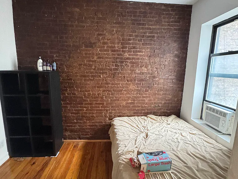 530 E 13th St #18 — Photo 13